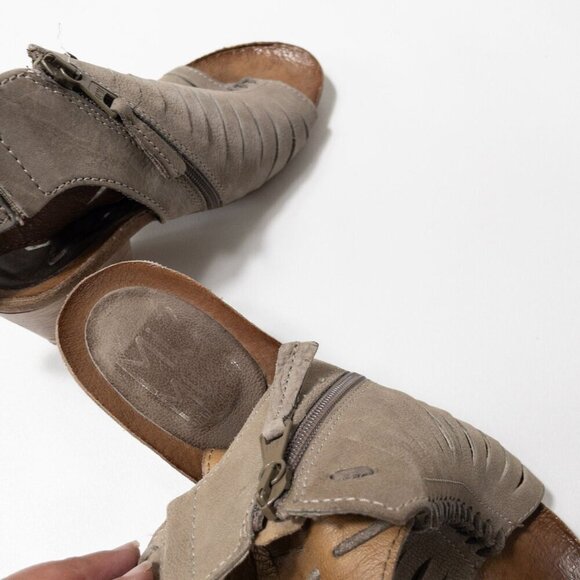 Miz Mooz Maddie Leather Heeled Sandals With Side Zipper & Tassel Accents Size 7. - Picture 5 of 12